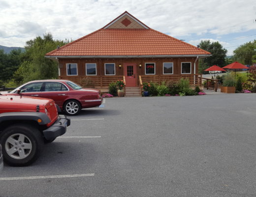 Hank's Grille and Bar